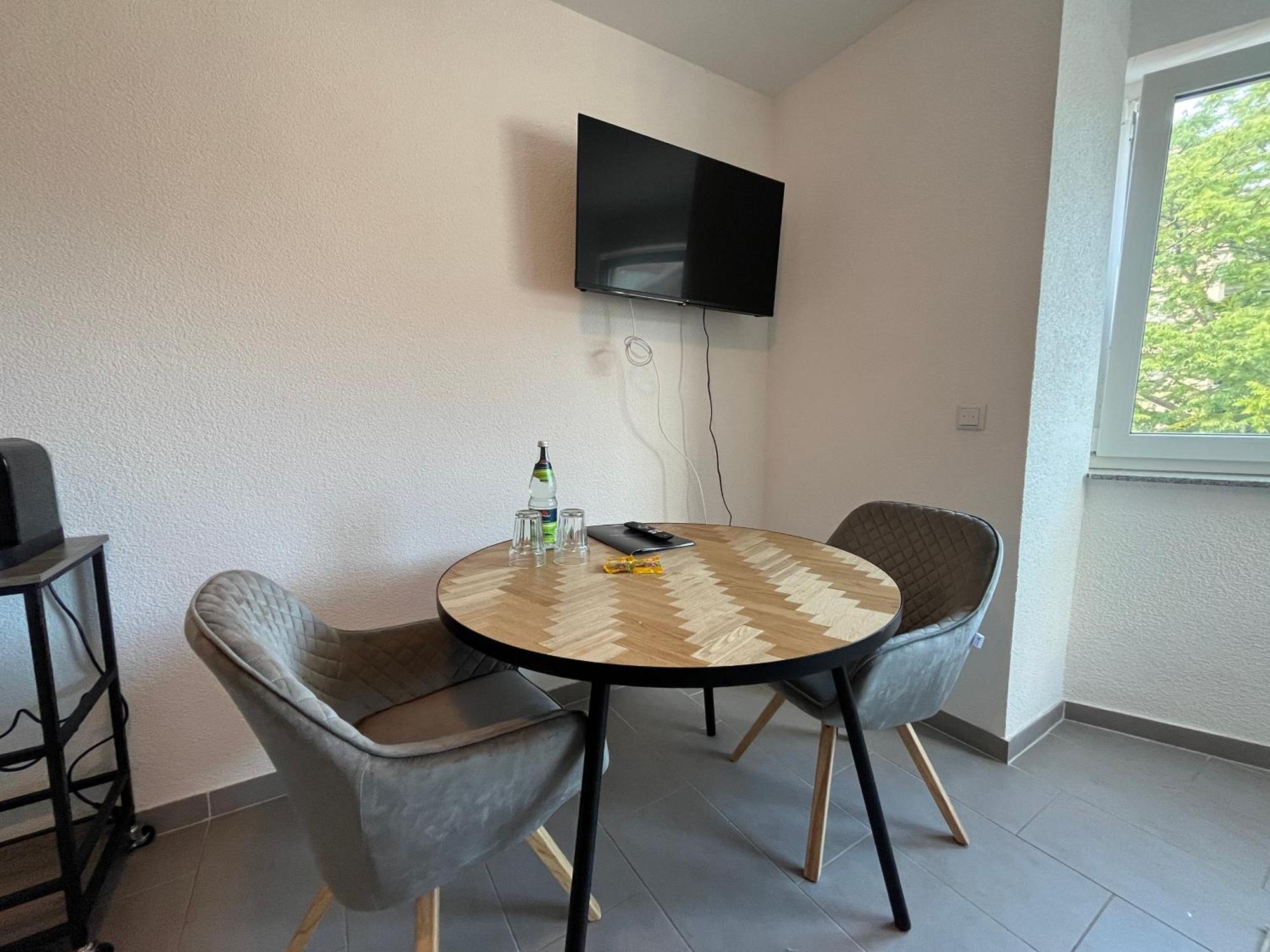 Simplex Apartments Am Europaplatz Karlsruhe Zimmer foto